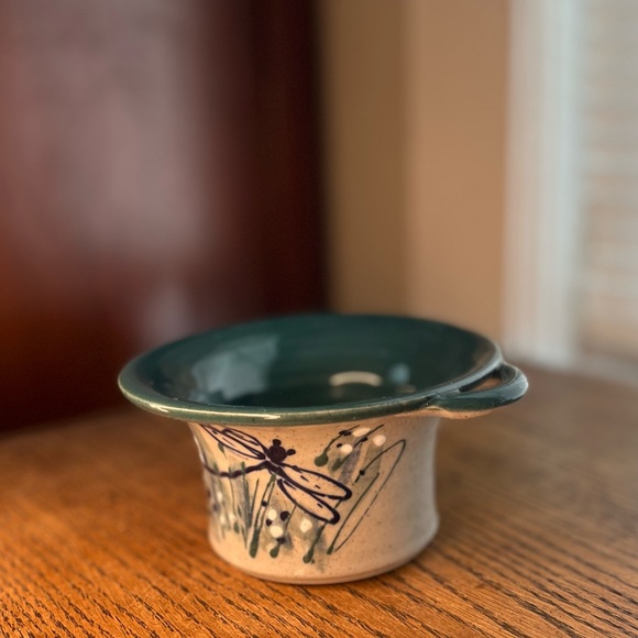 Great Bay Pottery North Hampton NH Lipped Handled Cup - Picture 5 of 6